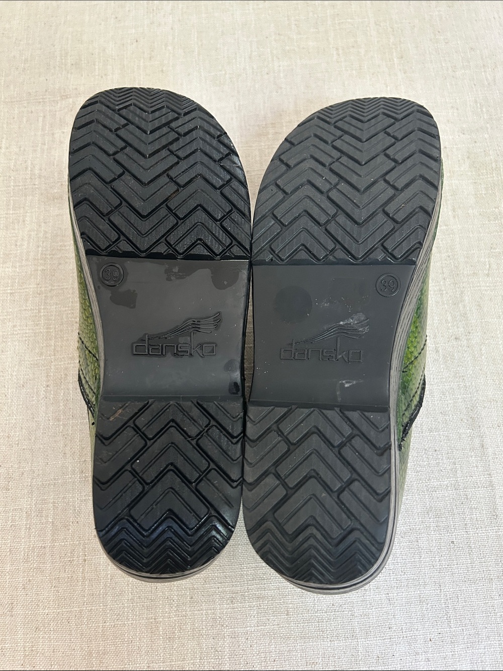 Dansko Professional Python Patent Green Clogs Women's Size 39 Snakeskin Leather - Picture 11 of 14